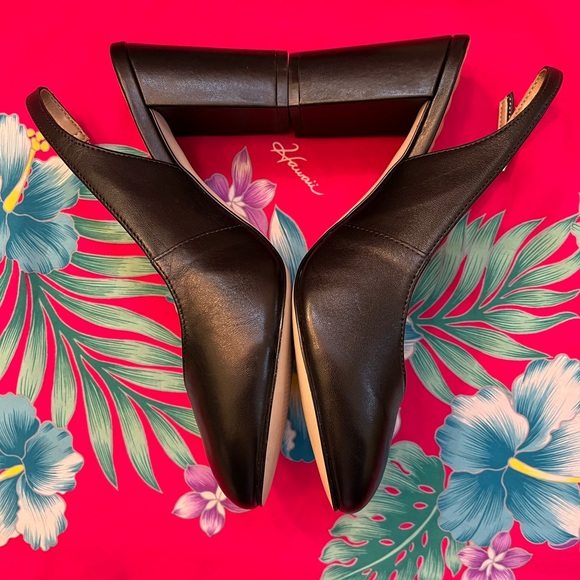 WALKING  CRADLES Michaela leather slingback pump.  Black. size 8.5 WW Like new. - Picture 4 of 12